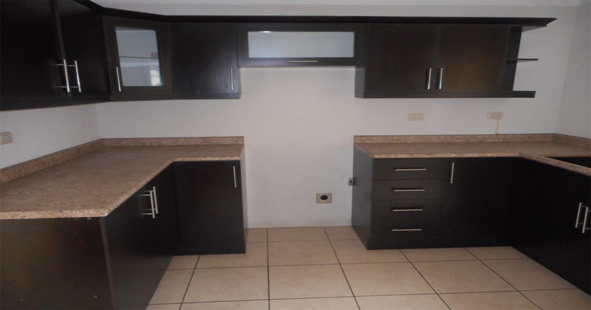 Venta de Casa o Casas, Terrenos, Propiedades, Apartamentos, Inmuebles en Guatemala, zona 11, zona 7, zona 2, zona 18, zona 16, Mixco, Carretera Al Salvador, Fraijanes, Santa Catarina Pinula, Antigua Guatemala, Villa Nueva, Villa Canales, San Miguel Petapa - Venta o Alquiler de Casas En Guatemala